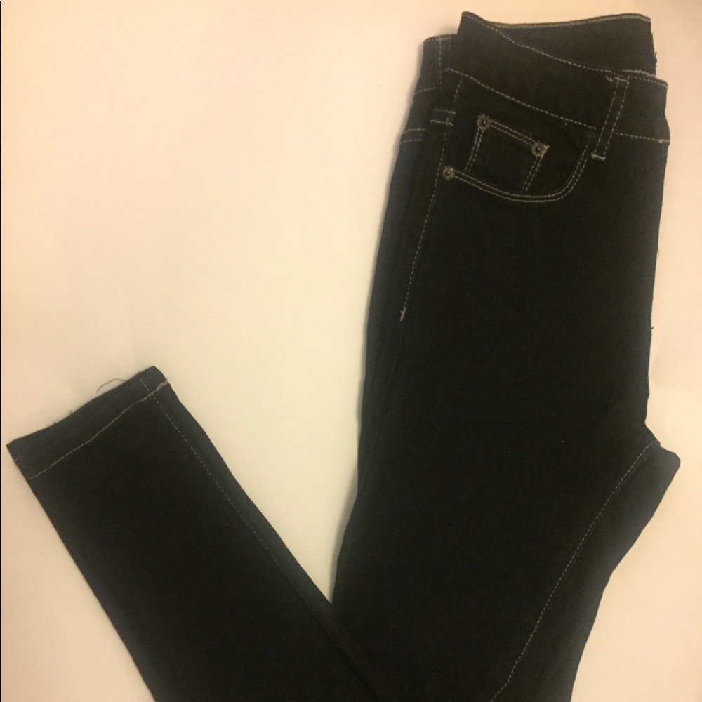 Stylish Ripped Skinny Leg High Waisted Pants-
